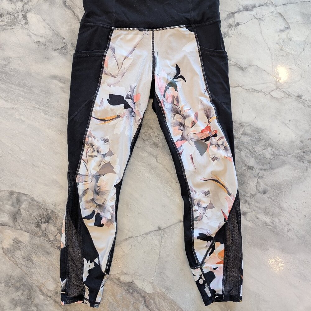 Athleta Black Blossom Intuition 7/8 Tight Yoga Pants